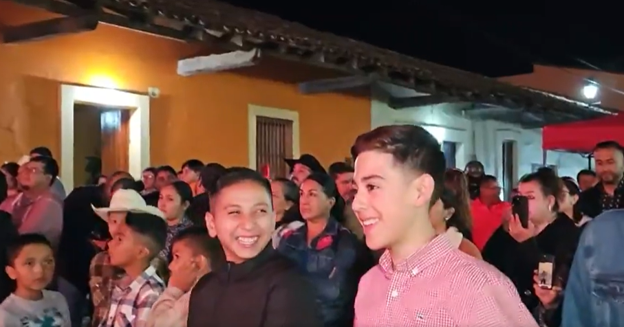 Gente divirtiéndose en las fiestas de Cuautla