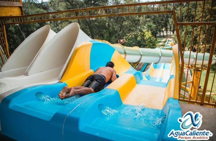Tobogán del balneario Agua Caliente