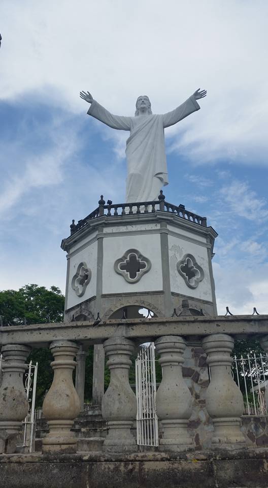 Cristo Rey de Ejutla sobre una cúpula octagonal
