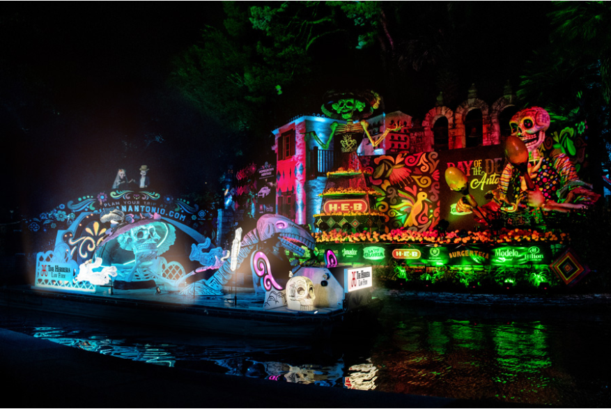 Canoa alegórica del desfile del Río del Día de Muertos