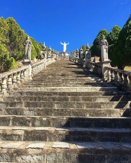 Escalera que lleva al Cristo Rey de Ejutla