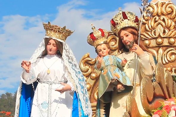 La Sagrada Familia en el desfile