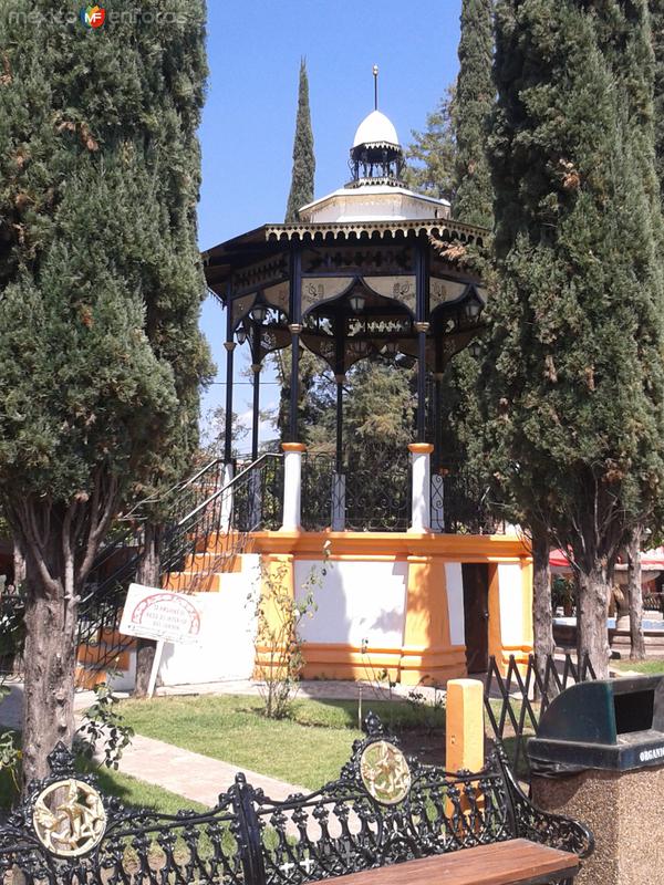 Kiosco en la plaza principal de Atenguillo