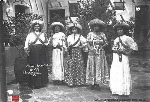 Adelitas en la Revolución mexicana, se encargaban de llevar municiones y armas; cuidar heridos y enfermos en el frente