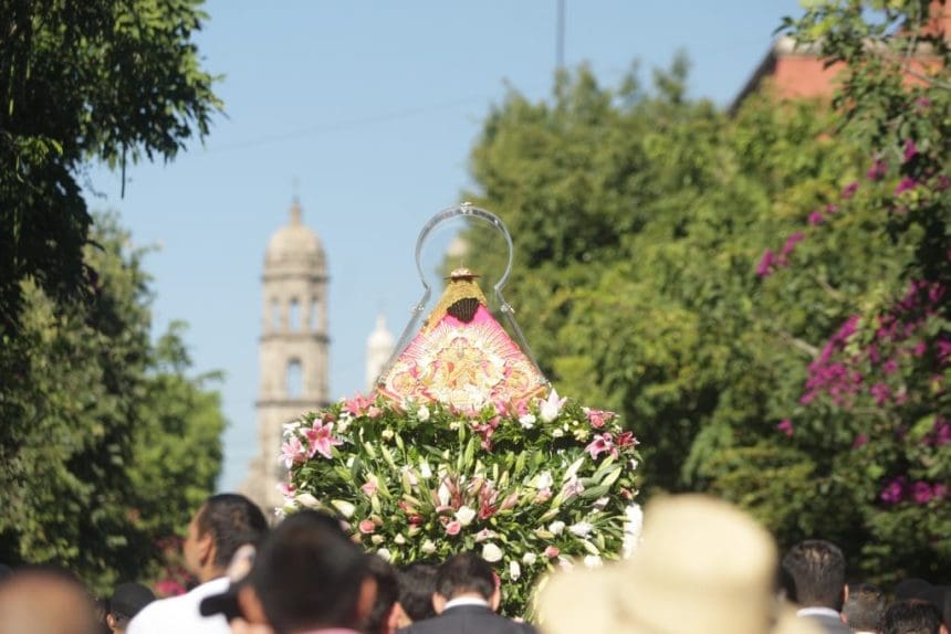 La virgen de Zapopan Llegando a la Basílica