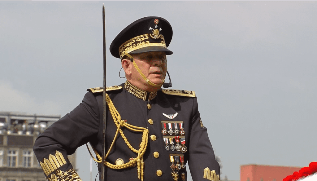 El Heroico Colegio Militar también estuvo presente con un contingente de caballería, en el que los jinetes del ejército mexicano hicieron gala de disciplina y valentía que honran el legado patrio