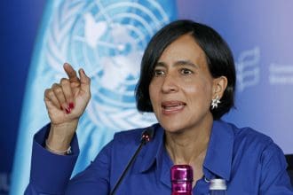 Fotografía del 21 de octubre de 2024 de la ministra de Ambiente y Desarrollo Sostenible de Colombia, Susana Muhamad, habla durante una rueda de prensa con la secretaria general de la Convención sobre Diversidad Biológica (CBD, por sus siglas en inglés), Astrid Schomaker,en Cali (Colombia). EFE/ Mauricio Dueñas Castañeda