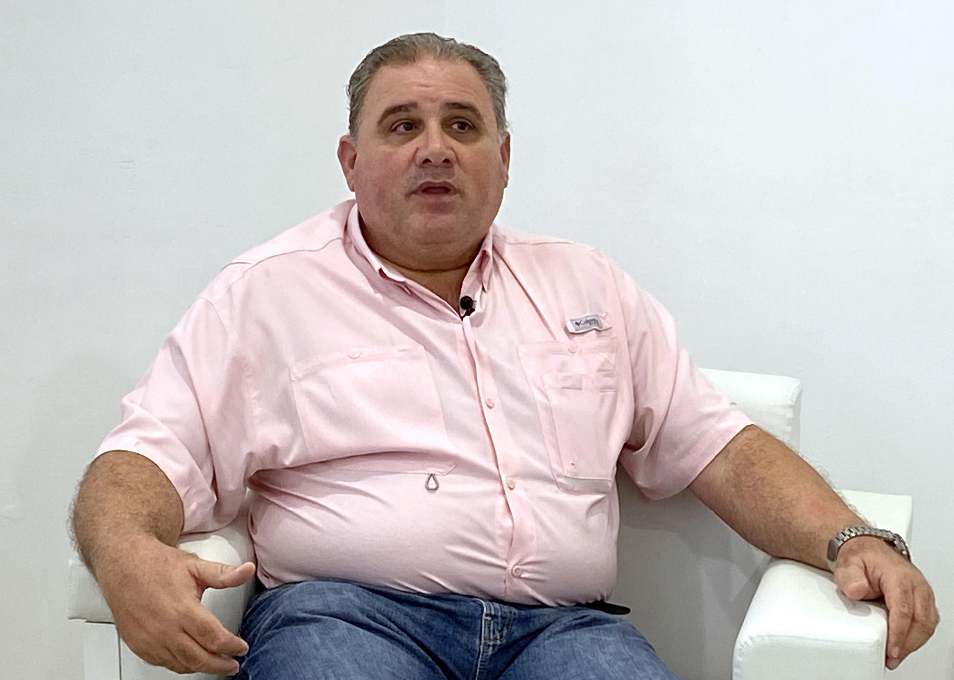 El presidente de la Asociación de Empresarios Españoles en Cuba (AEEC), Joaquín Samperio Sañudo, durante una entrevista con EFE, en La Habana (Cuba). EFE/ Str
