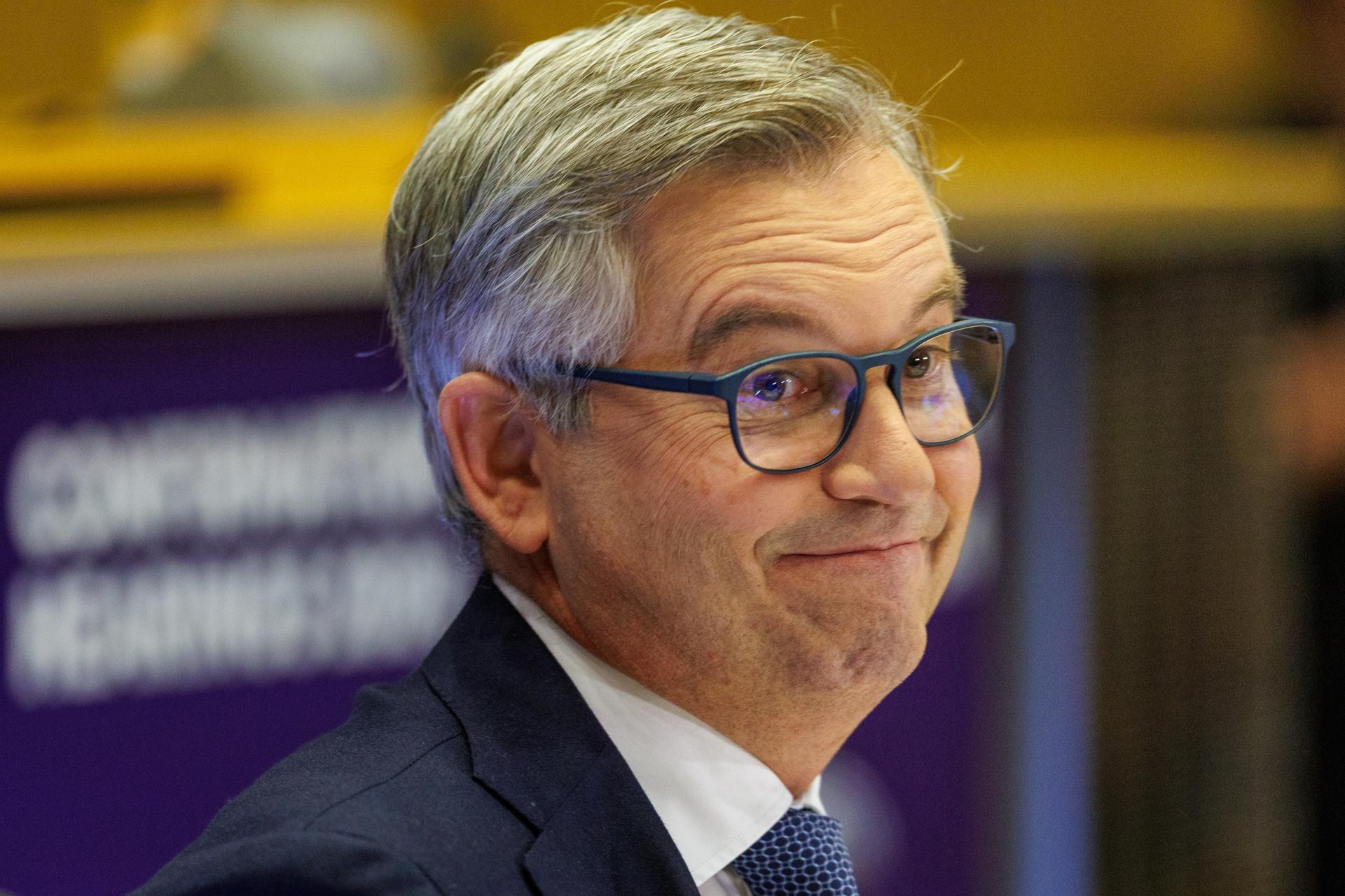 Magnus Brunner, comisario europeo designado para Asuntos Internos y Migración, reacciona mientras asiste a su audición de confirmación ante los comités del Parlamento Europeo en Bruselas, Bélgica, el 05 de noviembre de 2024. (Bélgica, Bruselas) EFE/EPA/OLIVIER MATTHYS