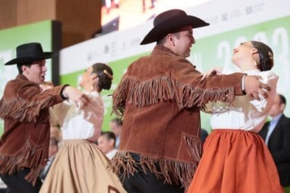 La contradanza, un baile que une generaciones