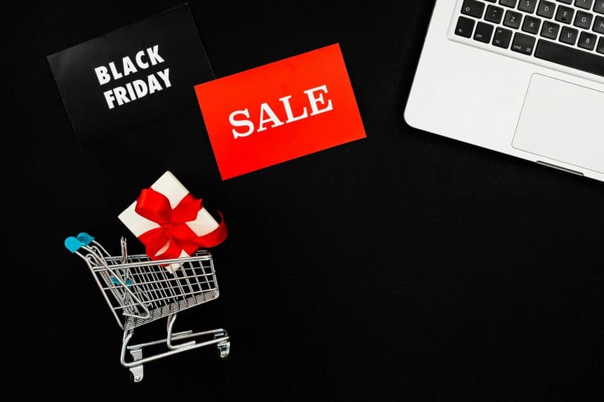 Récord histórico: $10,800 millones gastados en línea durante el Black Friday en EE. UU.