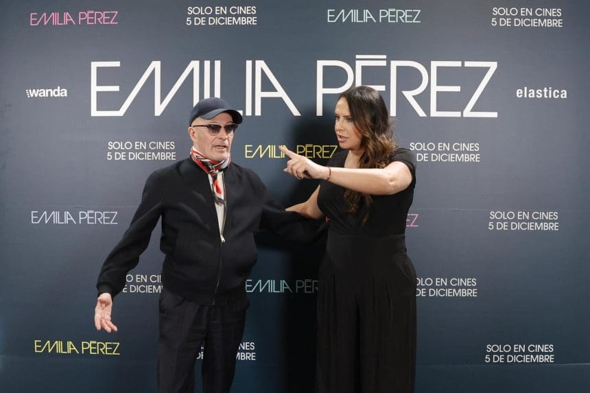 Fotografía de archivo del pasado 28 de noviembre del cineasta Jacques Audiard y la actriz Karla Sofía Gascón, última Palma de Oro a la Mejor Interpretación Femenina en el pasado festival de Cannes, durante la presentación en España de la película 'Emilia Pérez', en Madrid. EFE/ Zipi Aragón