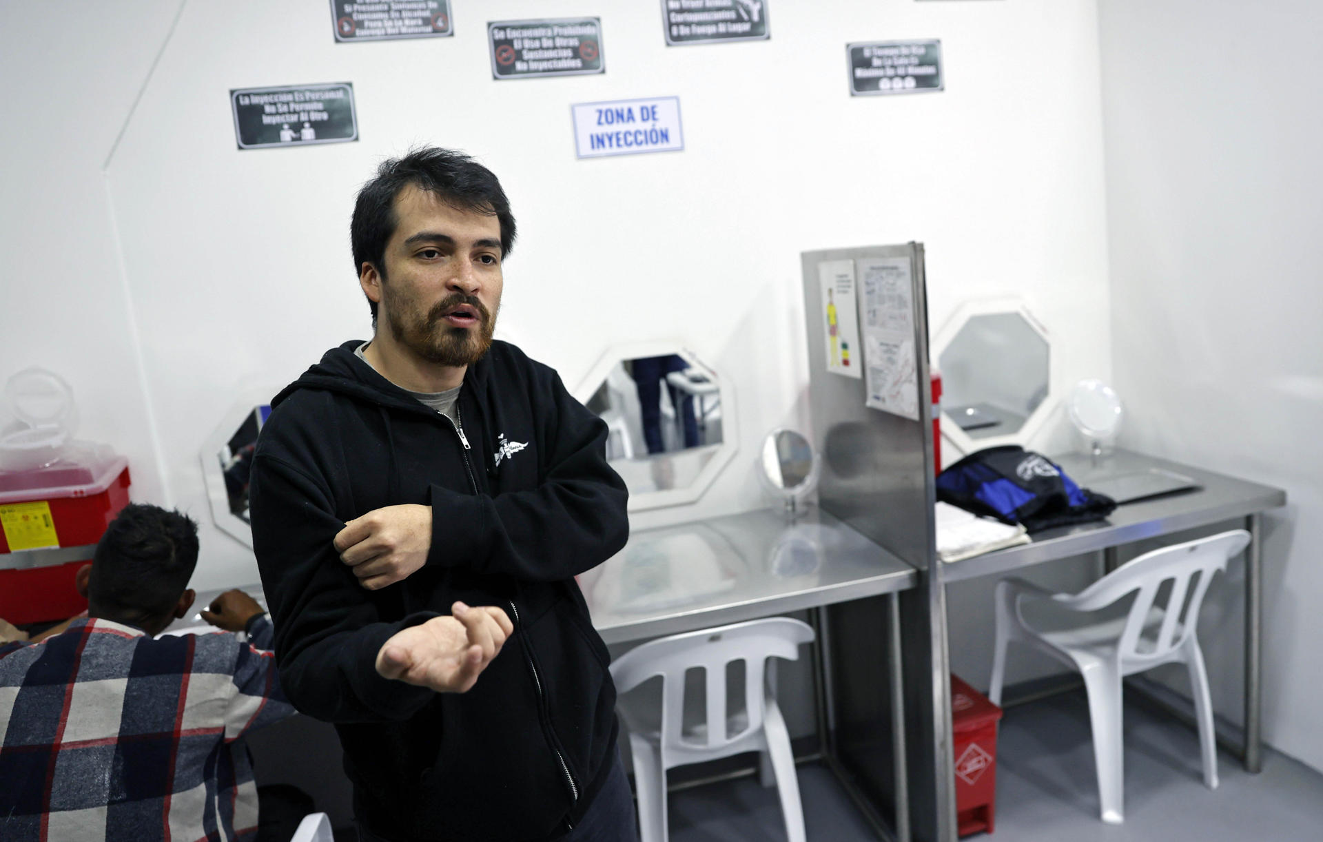 Fotografía del 29 de noviembre del coordinador general de proyecto Cambie, Daniel Rojas, hablando durante una entrevista con EFE en Bogotá (Colombia). EFE/ Mauricio Dueñas Castañeda