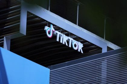 Fotografía de archivo del logo de TikTok. EFE/EPA/ALLISON DINNER
