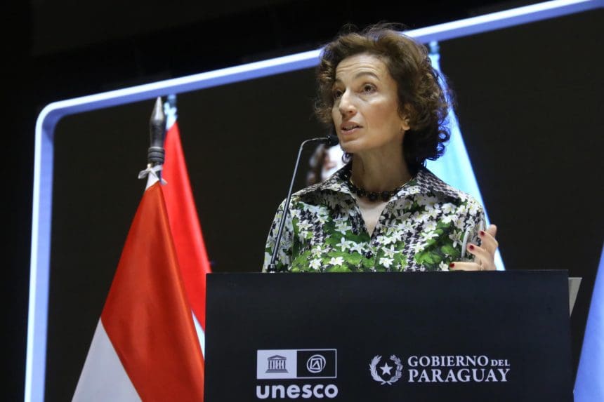 La directora general de la Unesco, la francesa Audrey Azoulay, habla durante la sesión inaugural de la decimonovena reunión del Comité Intergubernamental para la Salvaguardia del Patrimonio Cultural Inmaterial de la Organización de las Naciones Unidas para la Educación, la Ciencia y la Cultura (Unesco), este lunes en Luque (Paraguay). EFE/ Nina Osorio