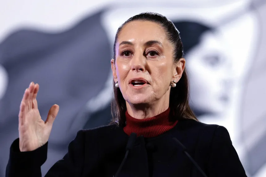 La presidenta de México, Claudia Sheinbaum, habla durante una rueda de prensa este lunes, en el Palacio Nacional de la Ciudad de México (México). EFE/Sáshenka Gutiérrez