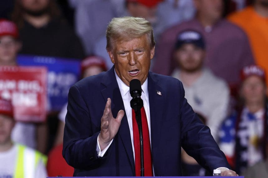 Fotografía de archivo del 4 de noviembre de 2024 del presidente electo de Estados Unidos, Donald Trump, durante un mitin de campaña en Grand Rapids, Michigan (Estados Unidos). EFE/ CJ Gunther