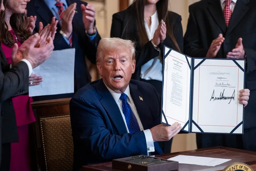Donald Trump promulga Ley Laken Riley, su primera medida en el poder
