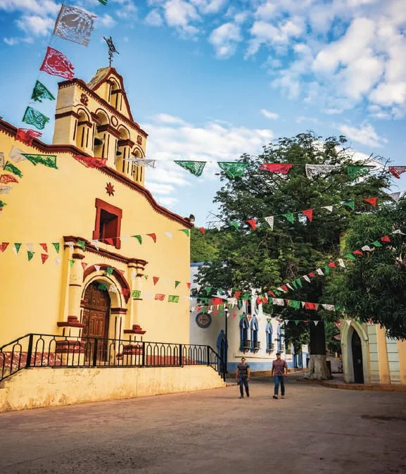Entre sus principales atractivos destacan la Misión de Santo Ángel Custodio de Satevó, la Hacienda San Miguel, y el Museo Comunitario Entrañas de Plata