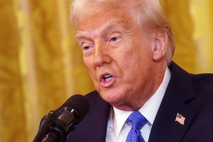 El presidente de EE.UU., Donald Trump habla en la Casa Blanca en Washington (EE.UU.). EFE/EPA/WILL OLIVER