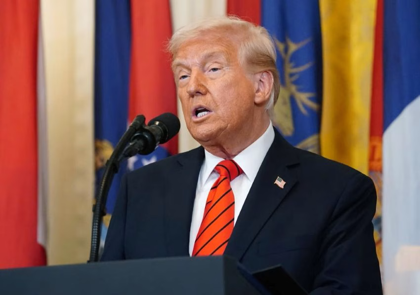 Trump firma orden para desmantelar el Departamento de Educación
