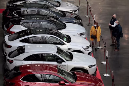 Industria automotriz pide a Trump una pausa para evitar problemas en el suministro