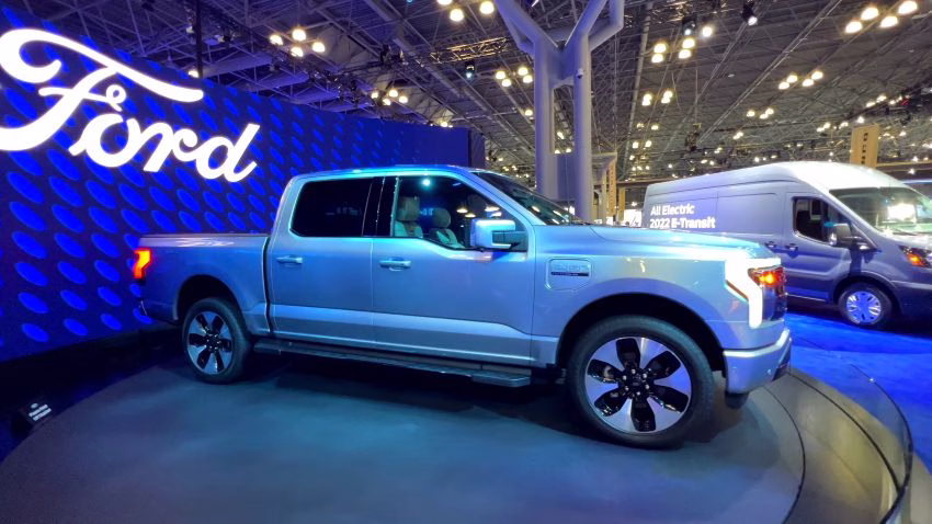 Ford retira miles de vehículos por este motivo