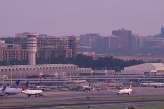 Washington: Dos aviones chocan en el Aeropuerto Reagan