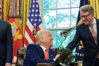Trump anuncia acuerdo comercial con Reino Unido