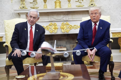 El primer ministro israelí, Benjamín Netanyahu, junto al presidente de Estados Unidos, Donald Trump. EFE/Yuri Gripas