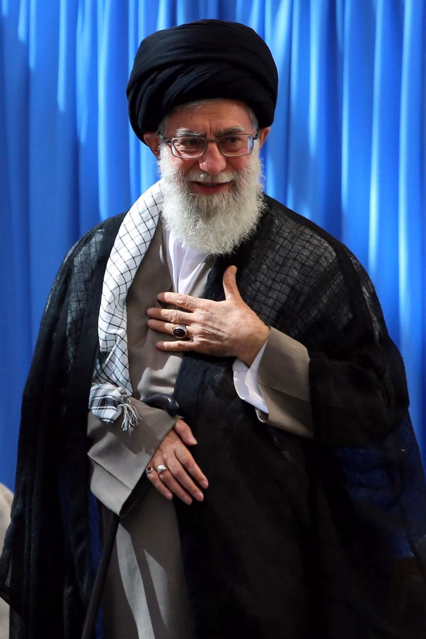 El líder supremo de Irán, Ali Jameneí, en una foto de archivo. EFE/Khamenei Official Website / Hnad