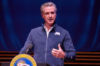 El gobernador de California (EE.UU.), Gavin Newsom, en una foto de archivo. EFE/EPA/ALLISON DINNER