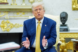 El presidente de EE.UU., Donald Trump, en una foto de archivo. EFE/EPA/AARON SCHWARTZ / POOL