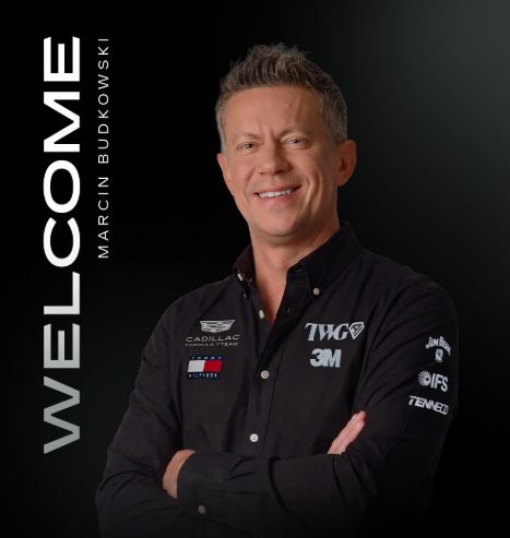 La escudería estadounidense Cadillac anunció este miércoles el nombramiento del del ingeniero polaco Marcin Budkowski como nuevo director del equipo, en sustitución del británico Graeme Lowdon.