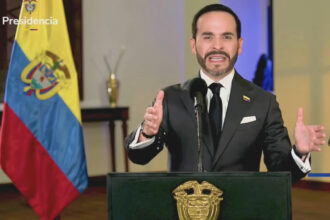 Captura de pantalla tomada de la cuenta oficial @ABDELAESPRIELLA en la red social X del presidente de Colombia, Abelardo de la Espriella, hablando durante una alocución presidencial. EFE/ @ABDELAESPRIELLA