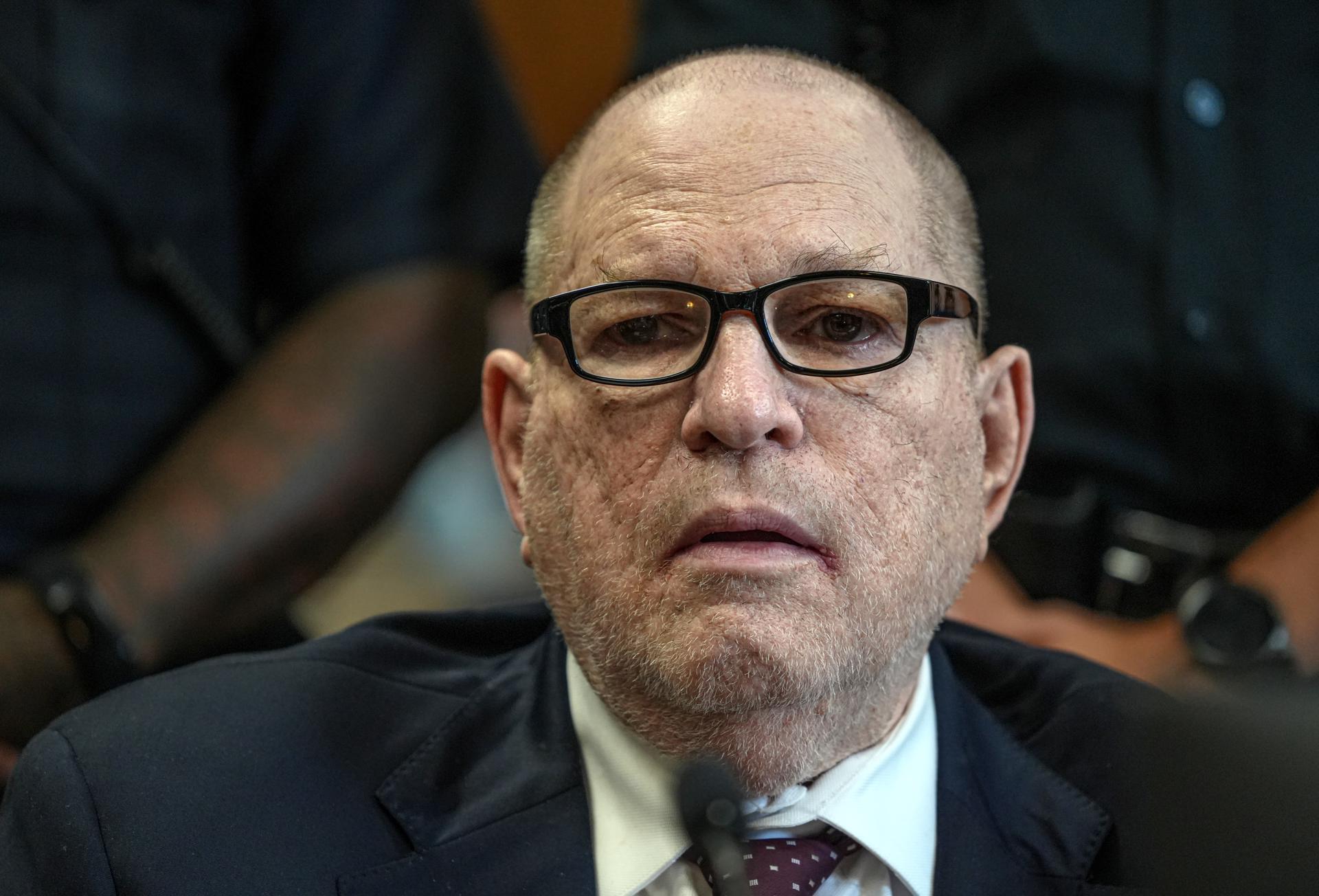 Harvey Weinstein comparece ante el Tribunal Supremo de Manhattan para la sentencia por agresión sexual en 2006 a la exasistente de producción televisiva Miriam Haley en Nueva York, Nueva York, EE.UU. EFE/DEAN MOSES
 
//////////
 
NEW YORK (United States), 23/09/2026.- Harvey Weinstein appears in Manhattan Supreme Court for sentencing for the 2006 sexual assault of former television production assistant Miriam Haley in New York, New York, USA, 23 September 2026. Weinstein was convicted of a first-degree criminal sex act against Haley in a 2025 retrial after New York’s highest court overturned his 2020 conviction. Prosecutors are seeking a 20-year prison sentence; the charge carries a maximum of 25 years. (Nueva York) EFE/EPA/DEAN MOSES / POOL