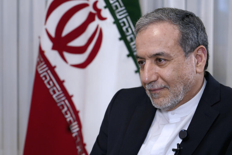 Fotografía de archivo en la que se captó al ministro iraní de Relaciones Exteriores, Abás Araqchí, durante una entrevista con EFE, en Lisboa (Portugal). EFE/Jorge Jerónimo