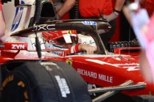 El monegasco Charles Leclerc de Ferrari se prepara para la práctica libre del Gran Premio de Fórmula 1 este viernes, en el Autódromo Hermanos Rodríguez en la Ciudad de México (México). EFE/ Mario Guzmán